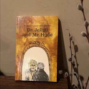 Dr. Jekyll and Mr. Hyde Paperback - Vintage